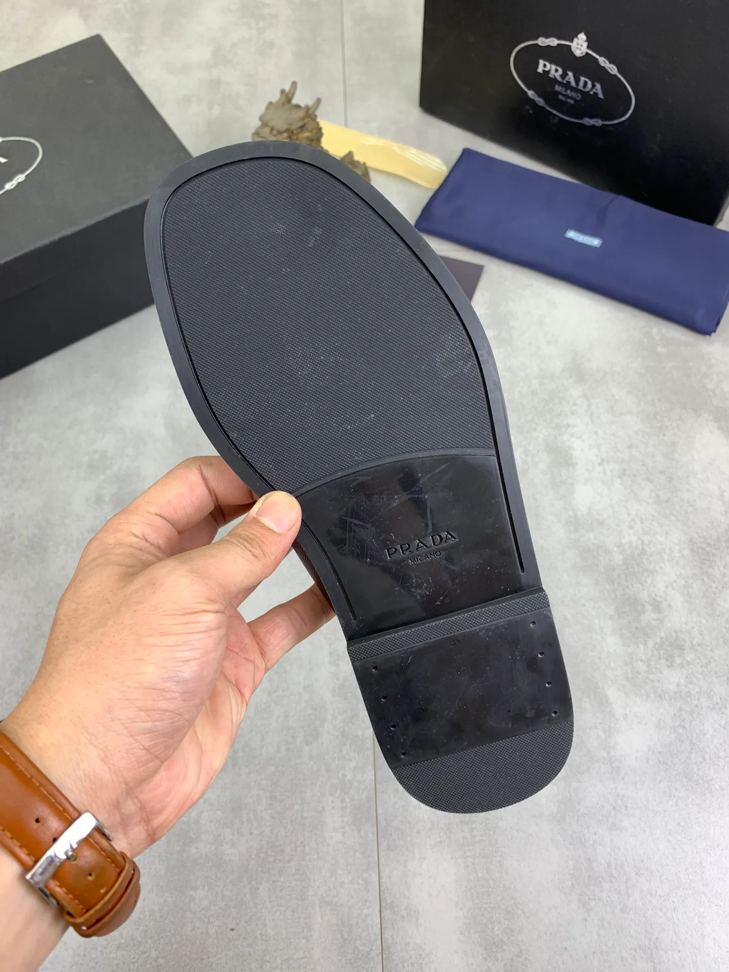 Men's shoes 💰P300💰【New style】🎁🎁🎁 PRADA Prada's new casual slippers, original official website 1:1, perfect workmanship, transmitting a kind of noble luxury, sublimating its definition of luxury in Prada's high-end extraordinary craftsmanship. Original combination outsole, code number: 38-44 (45 customized) 4️⃣colors🉑️ to choose from
